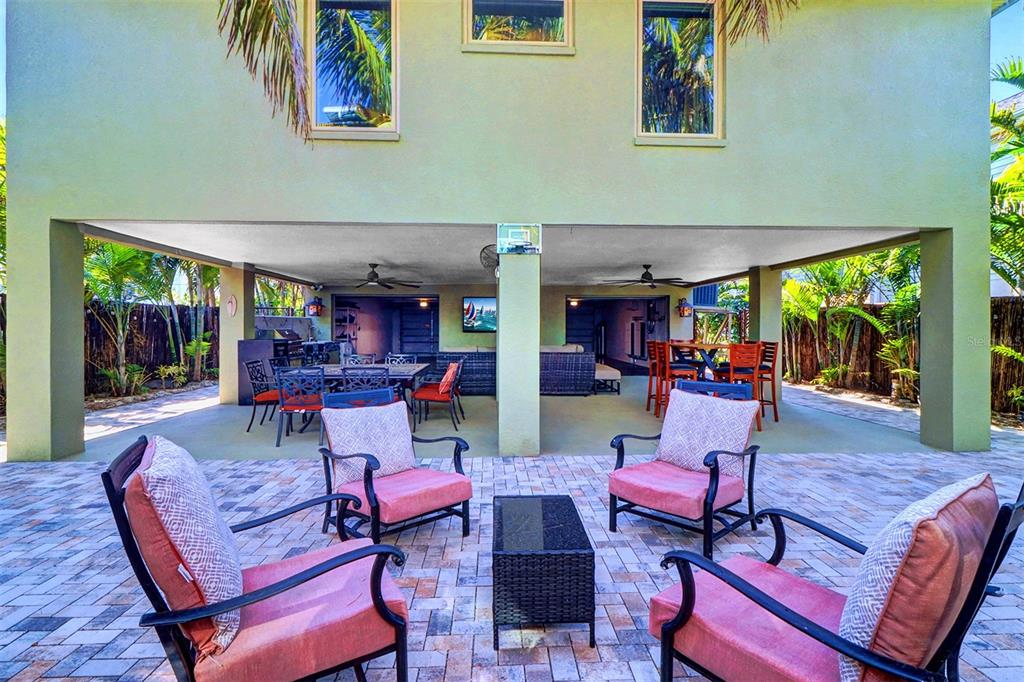 15517 GULF BOULEVARD, REDINGTON BEACH, FL — photo 5 of 30