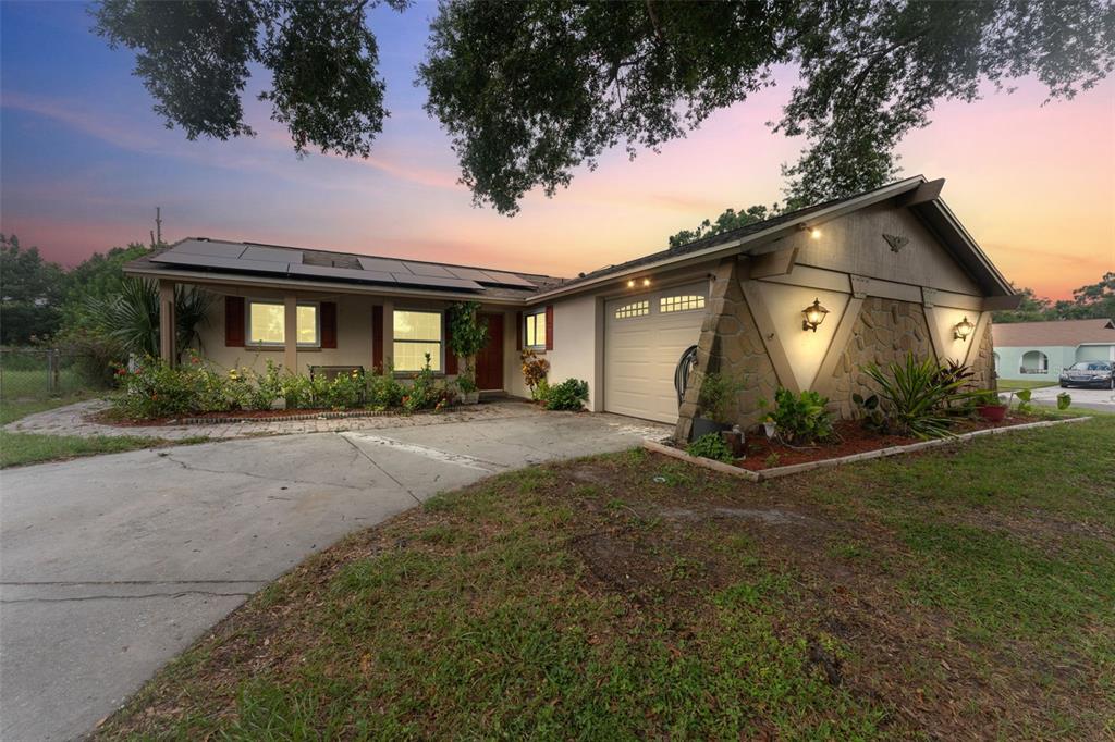 8841 OAK CIRCLE