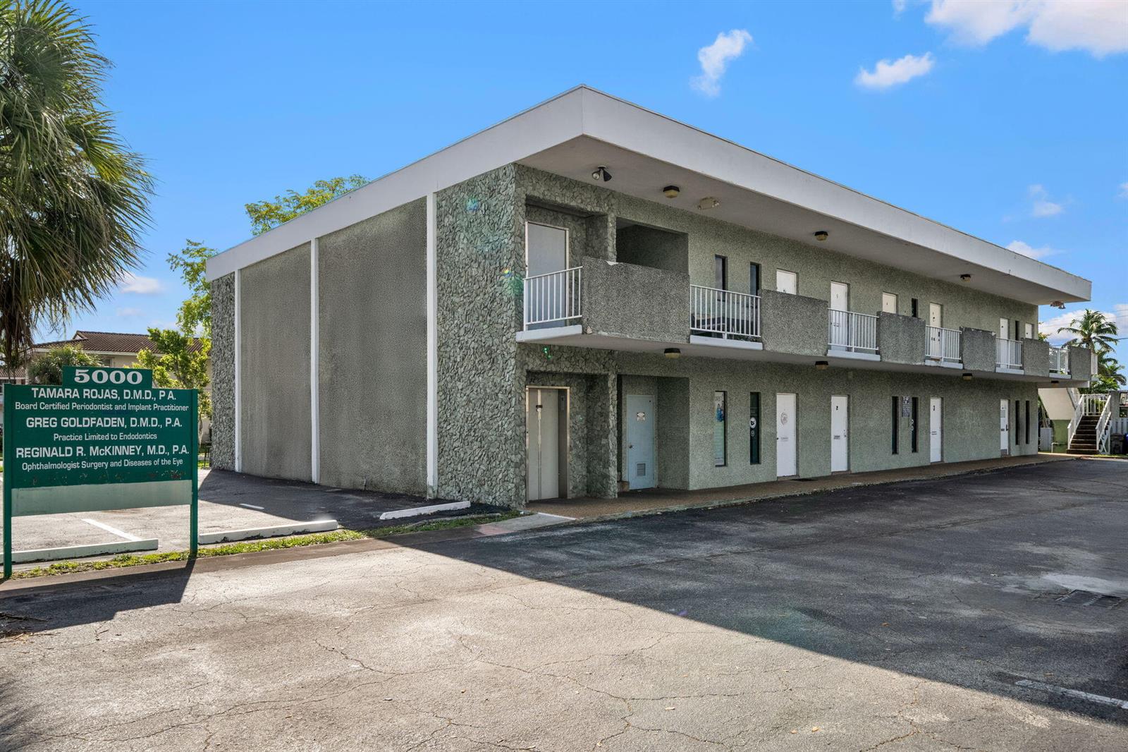 5000 Hollywood Boulevard, Hollywood FL 33021