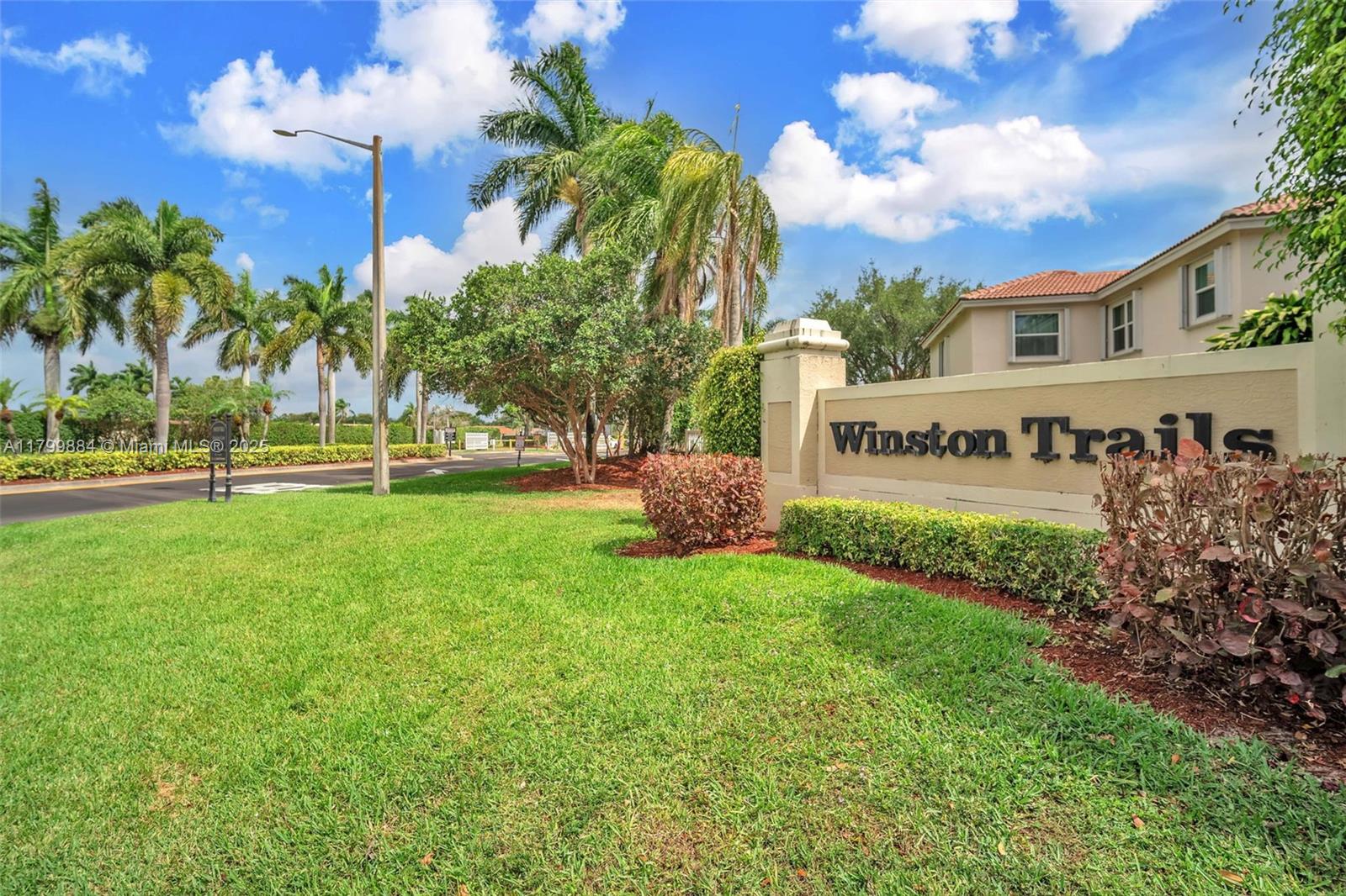 6684 BROOKHURST CIR, Lake Worth FL 33463