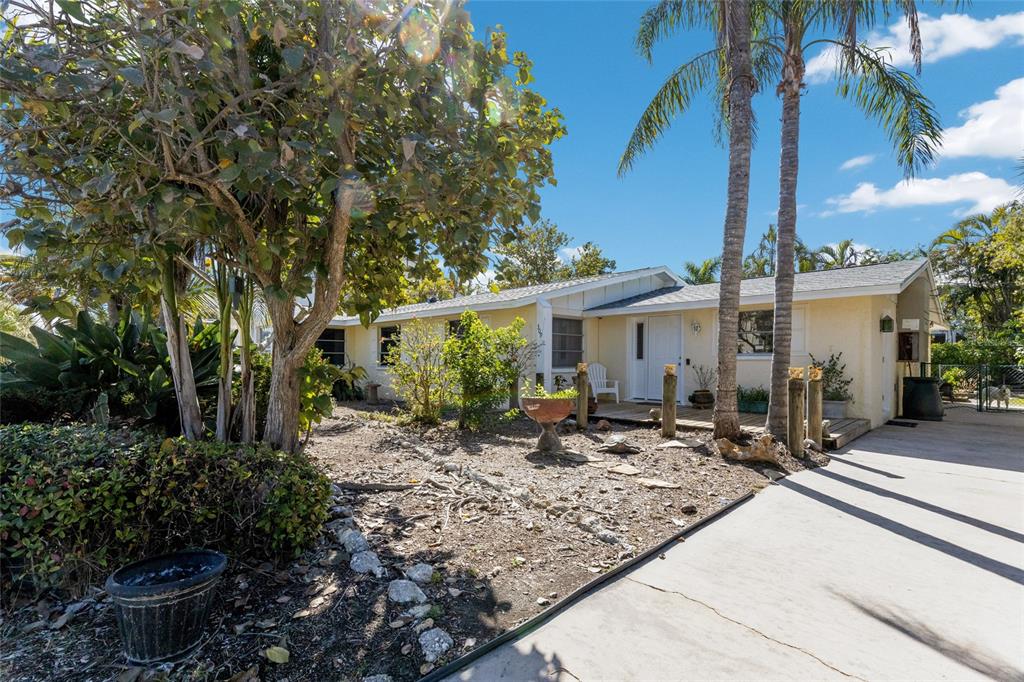 309 57TH STREET, HOLMES BEACH, FL — photo 3 of 30
