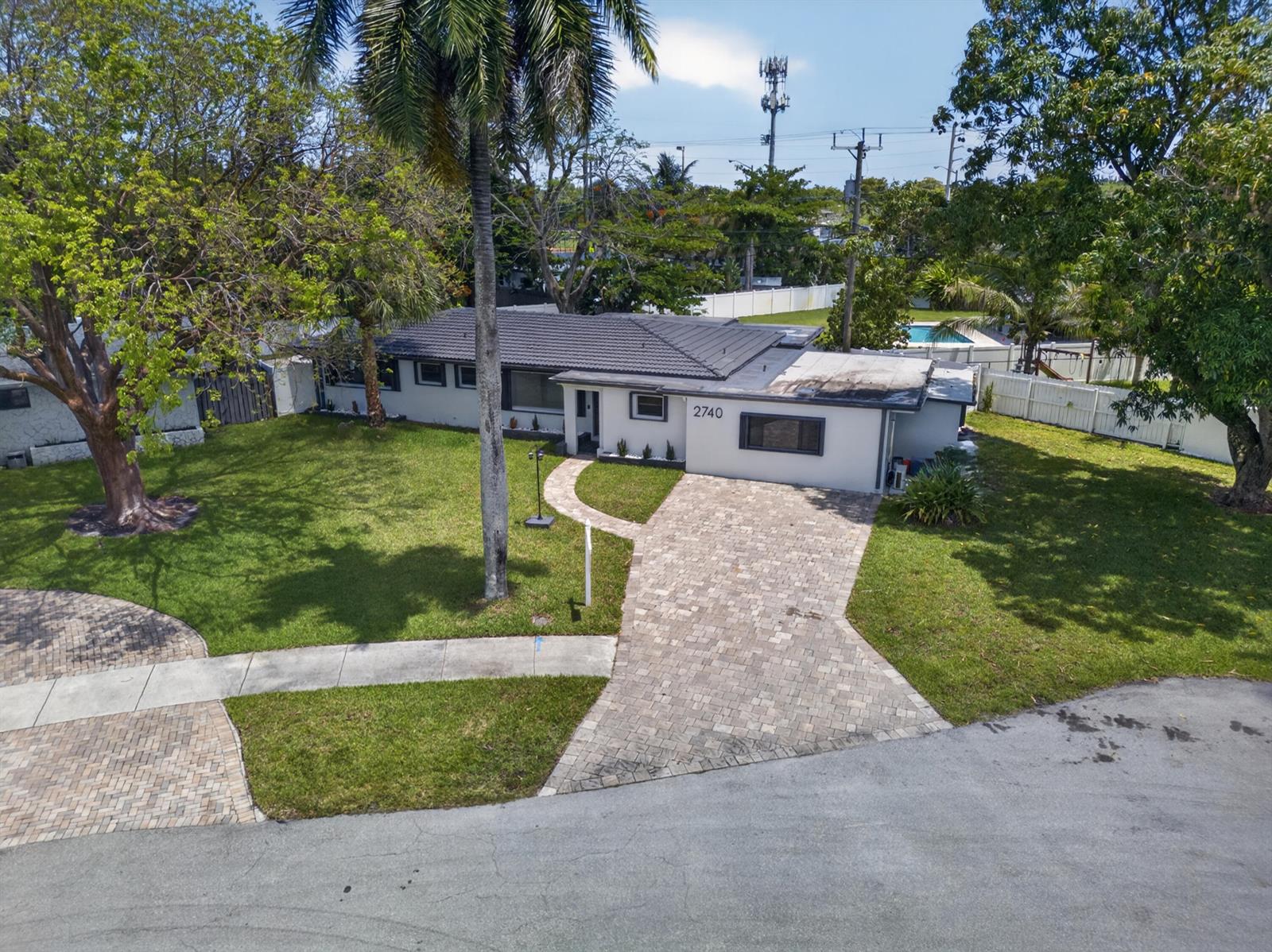 2740 NW 9th Lane, Wilton Manors FL 33311