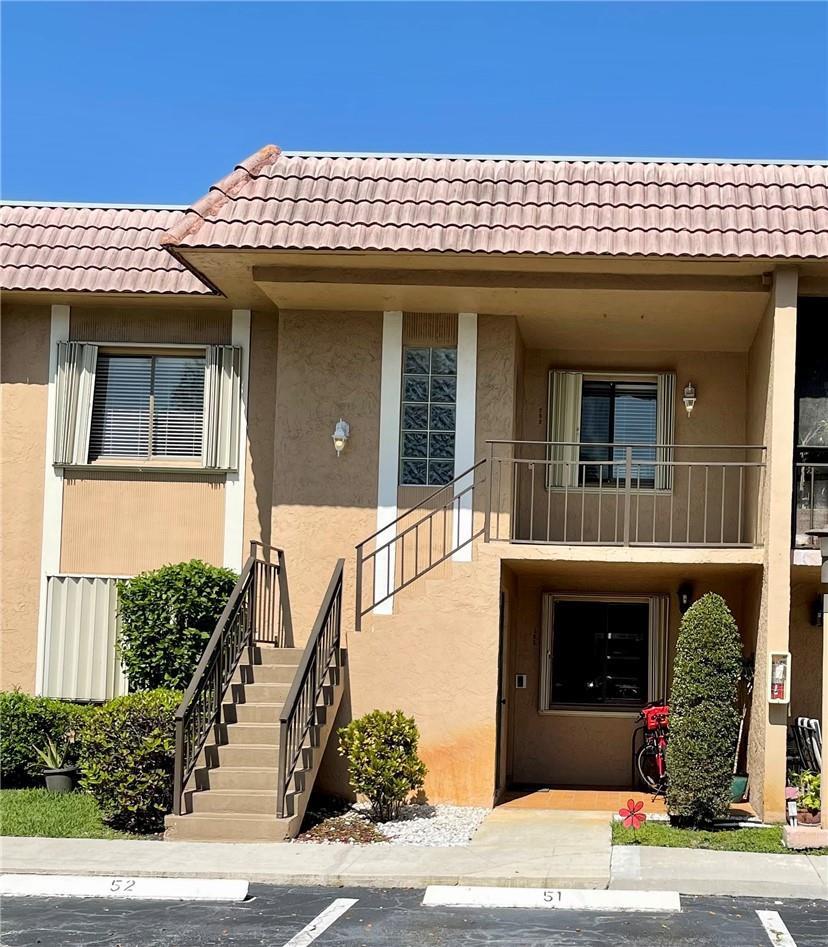 197 Lakeview Drive # 202, Weston FL 33326