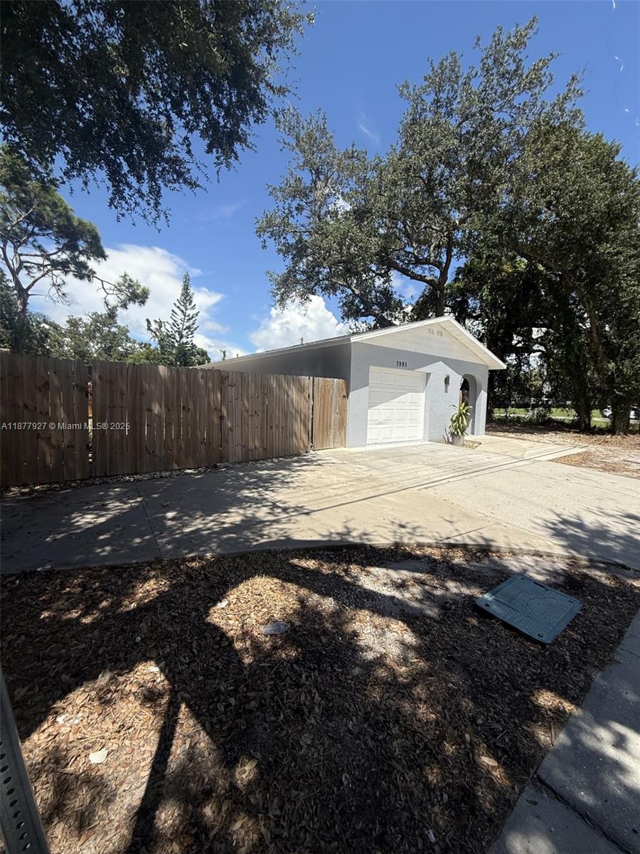 3985 Proctor Rd, Sarasota FL 34233