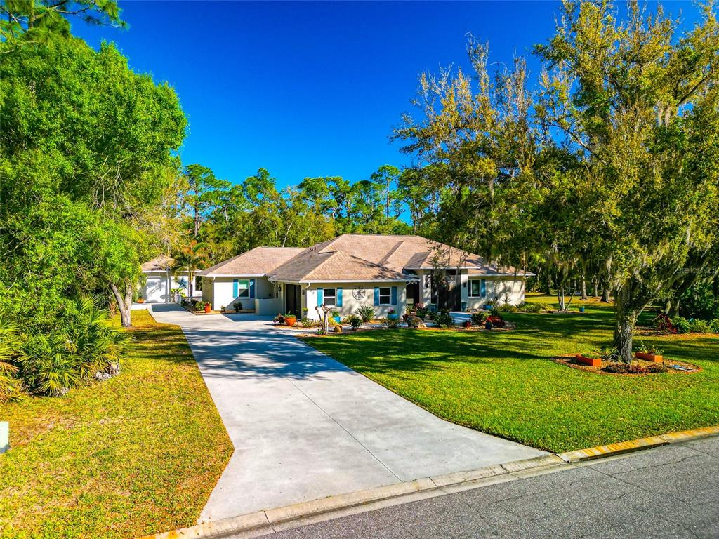 702 WOODVIEW WAY