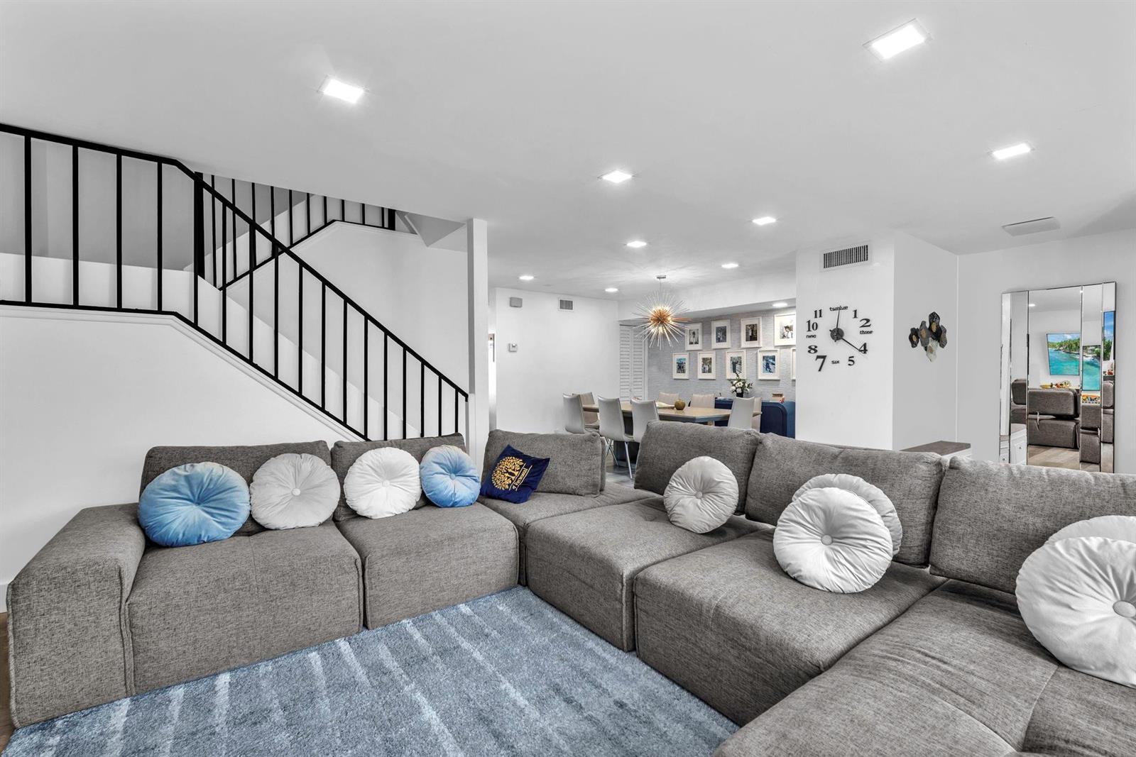 3904 Parkside Lane, Hollywood FL 33021