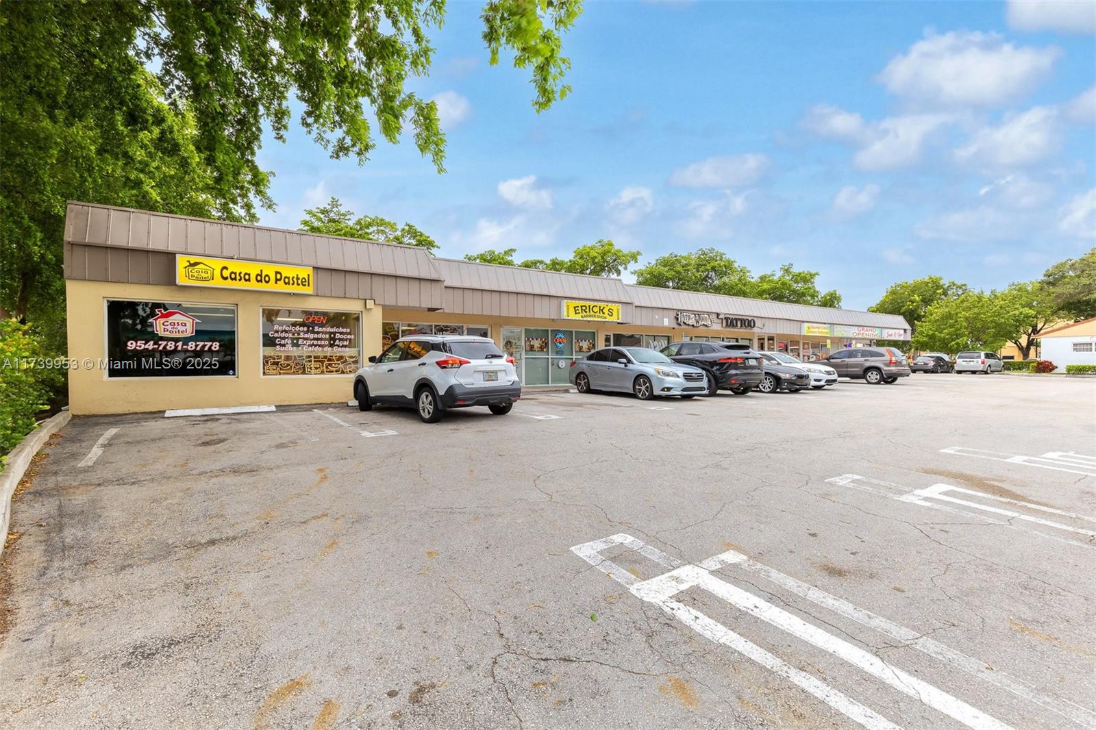 410-430 E Sample Rd, Pompano Beach FL 33064