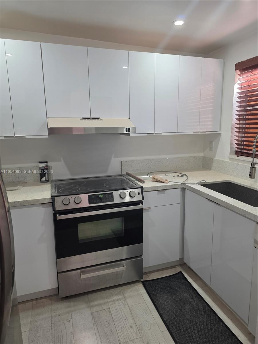 1095 W 40th St # 26, Hialeah FL 33012