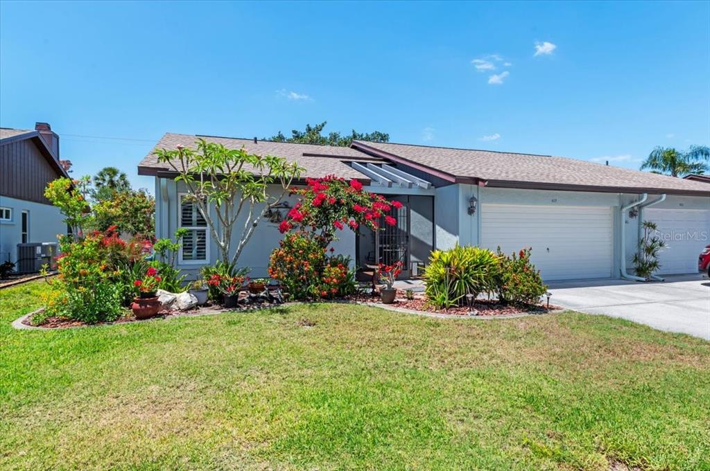 657 FOXWOOD BOULEVARD
