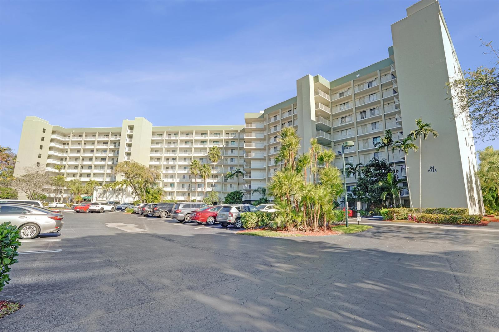 2334 S Cypress Bend Drive # 907, Pompano Beach FL 33069
