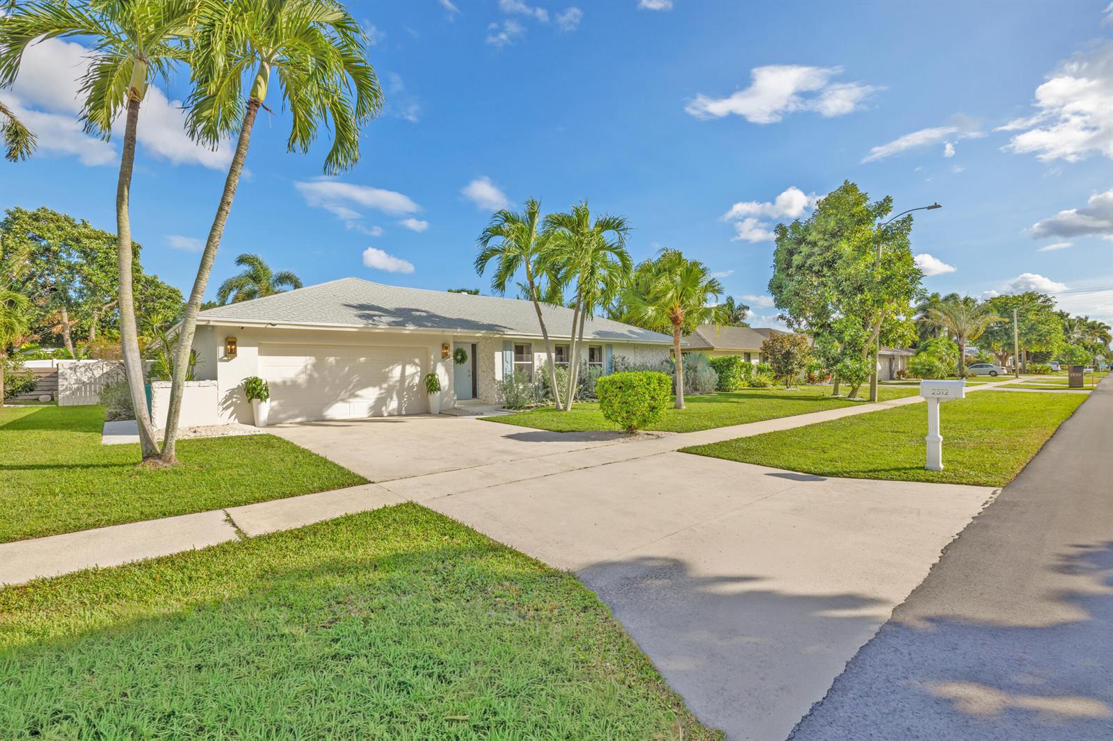2512 SW 5th Street, Boynton Beach FL 33435