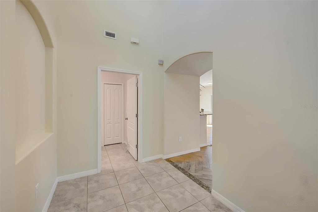 1902 HAWKS VIEW DRIVE, RUSKIN, FL — photo 5 of 30