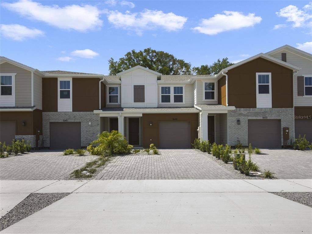 1649 GREENLEAF WOOD COVE