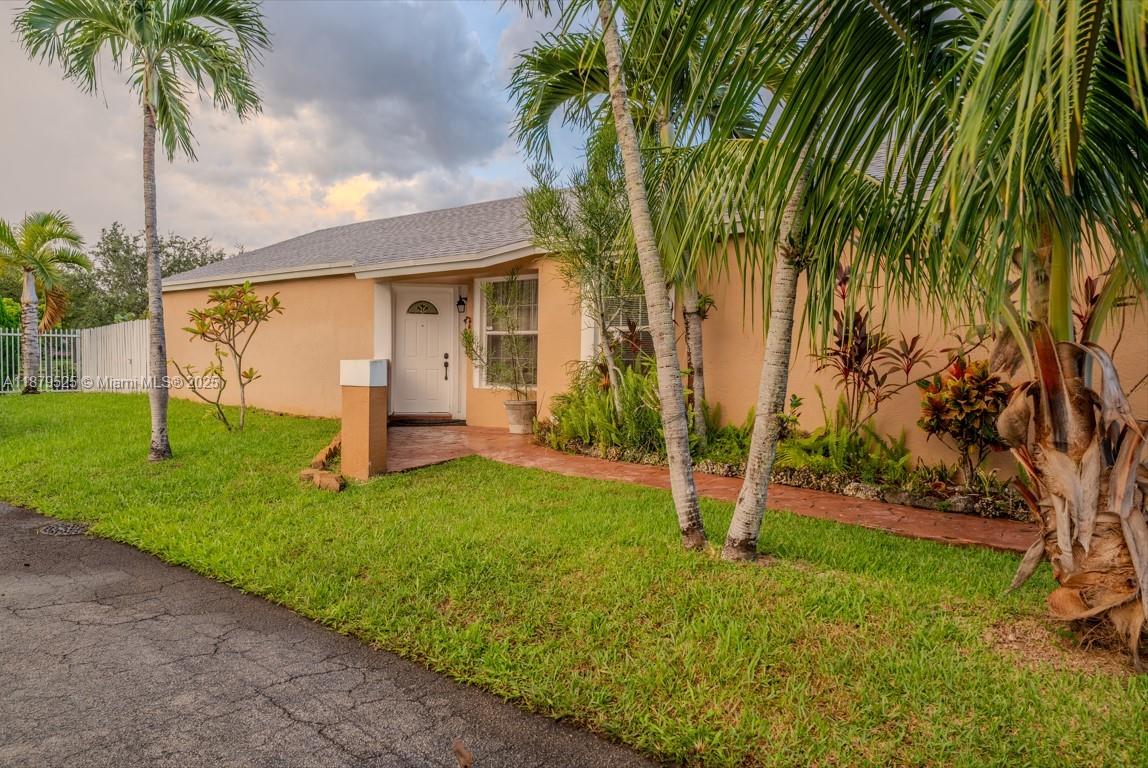 14950 SW 75th Ter, Miami FL 33193