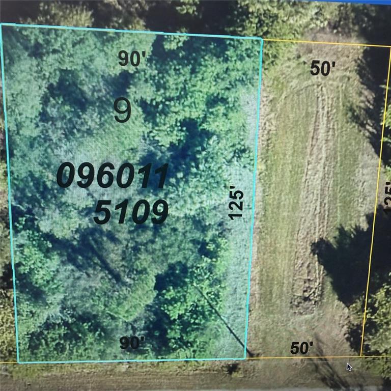 This is an aerial map showing two adjacent rectangular plots of land with dimensions labeled — SNUG STREET, NORTH PORT, FL