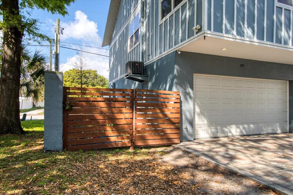 708 S 22ND STREET, TAMPA, FL — photo 4 of 30