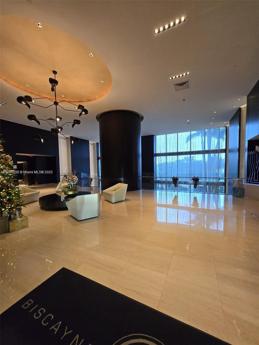 900 Biscayne Blvd # 3902, Miami FL 33132