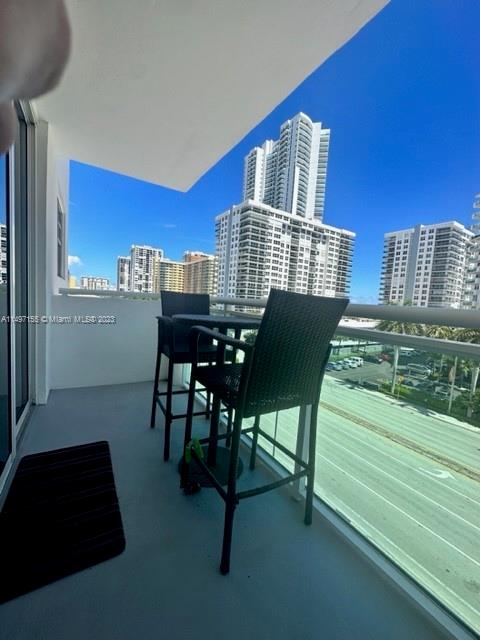 3000 S Ocean Dr # 422, Hollywood FL 33019