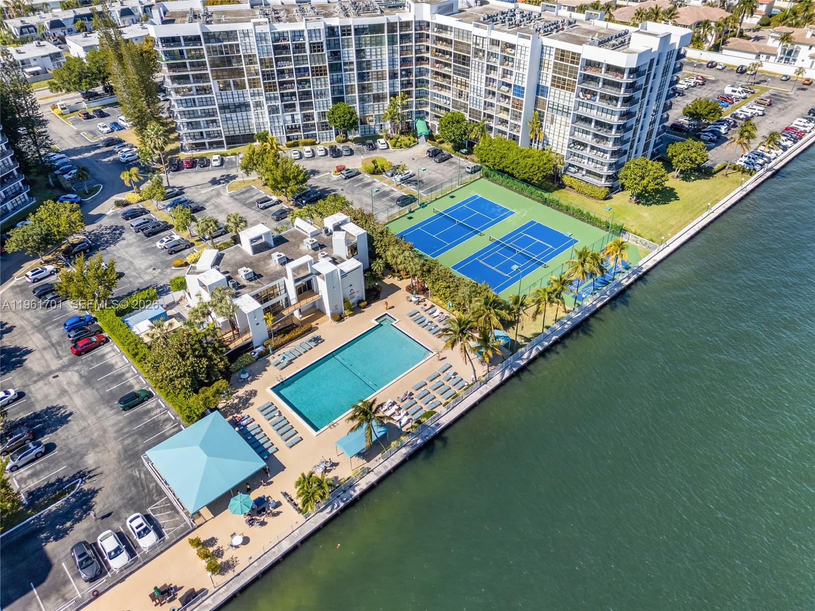 800 Parkview Dr # 729, Hallandale Beach FL 33009