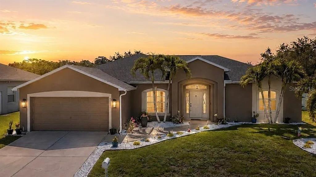 2743 NATURE POINTE LOOP