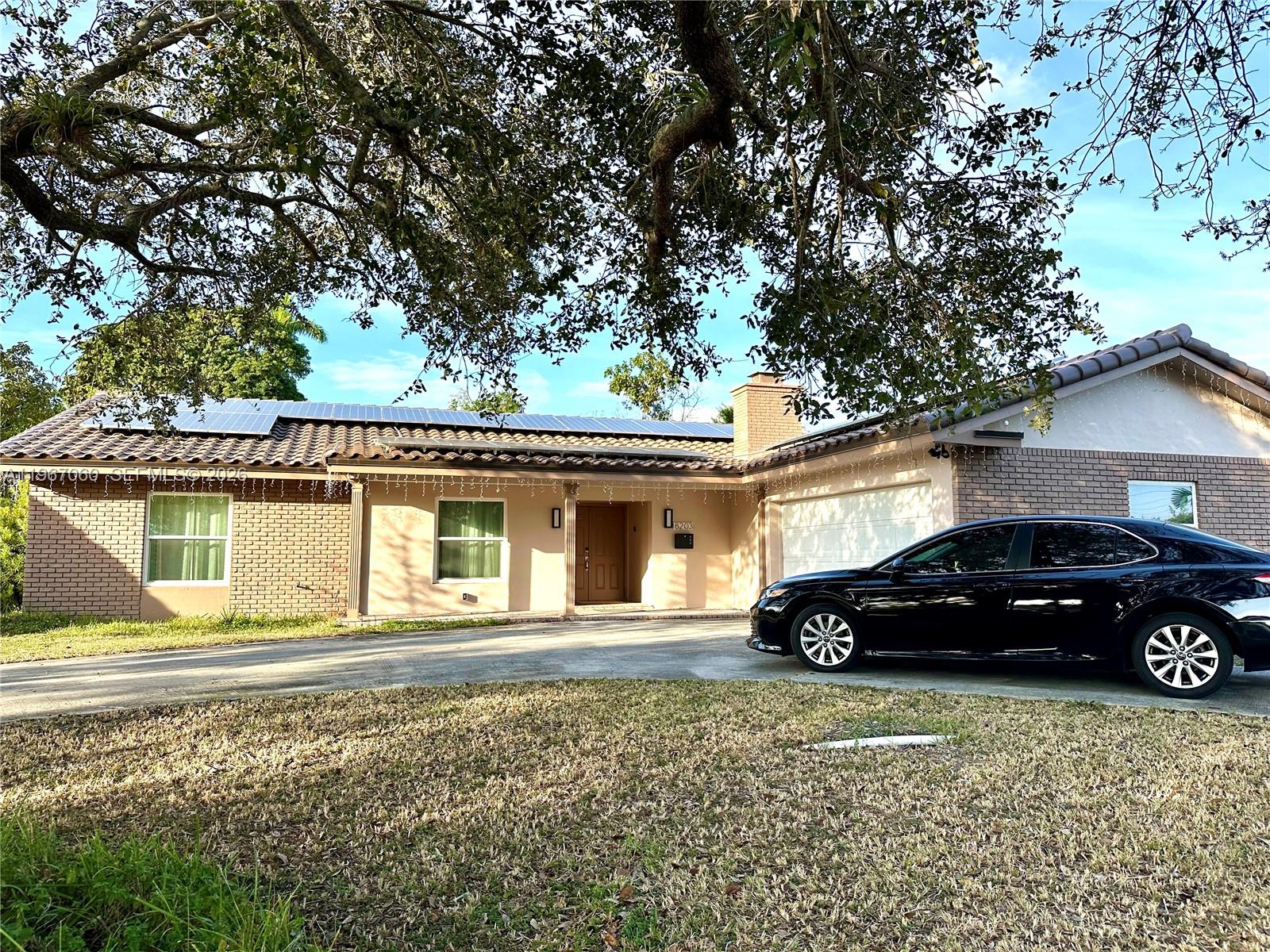 8203 NW 37th St, Coral Springs FL 33065