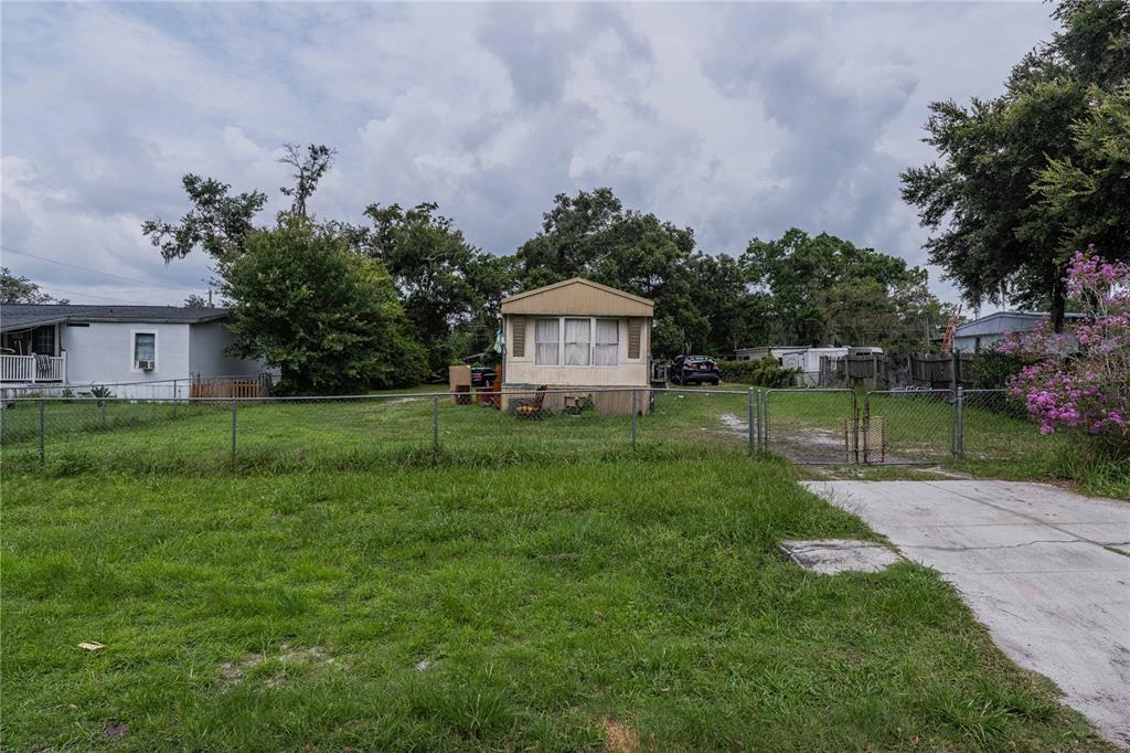 2530 ISLAND OAKS E, LAKELAND, FL — photo 2 of 22