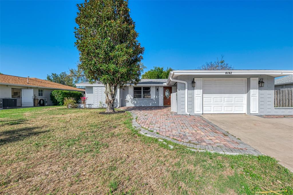 6742 BOWLINE DRIVE