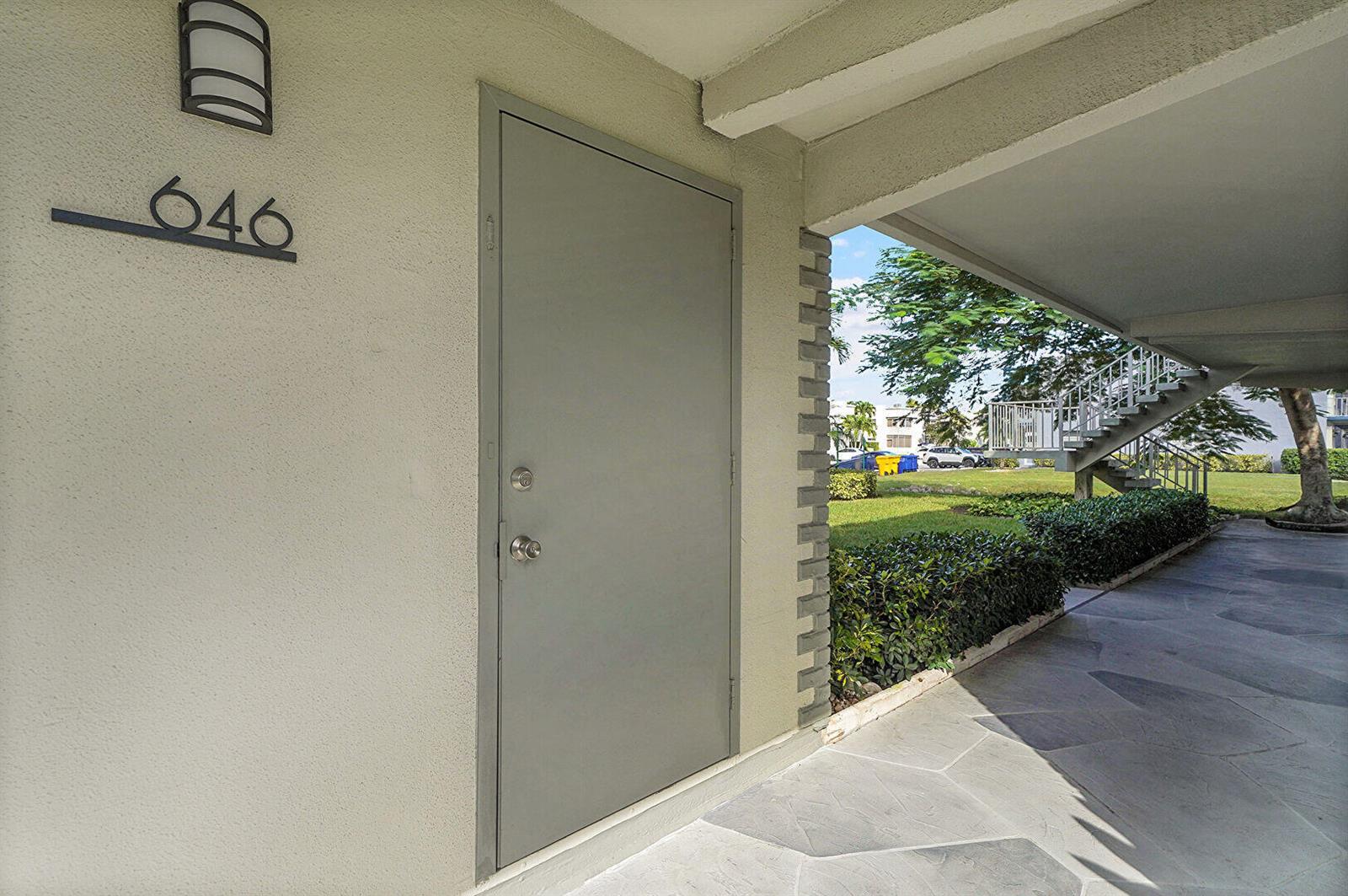 646 Flanders N, Delray Beach FL 33484