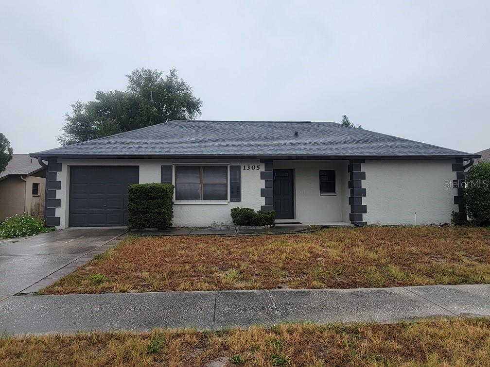1305 CALAMONDIN DRIVE