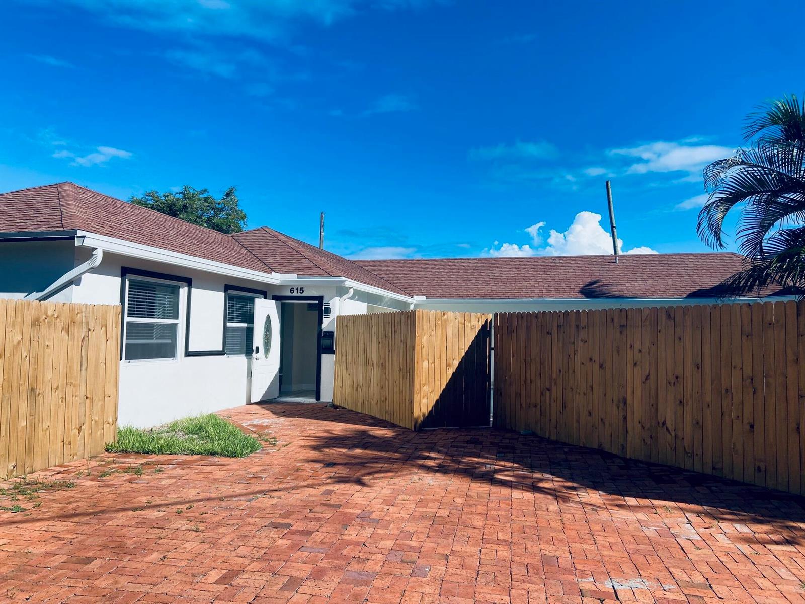 615 NE 2nd Avenue, Delray Beach FL 33444