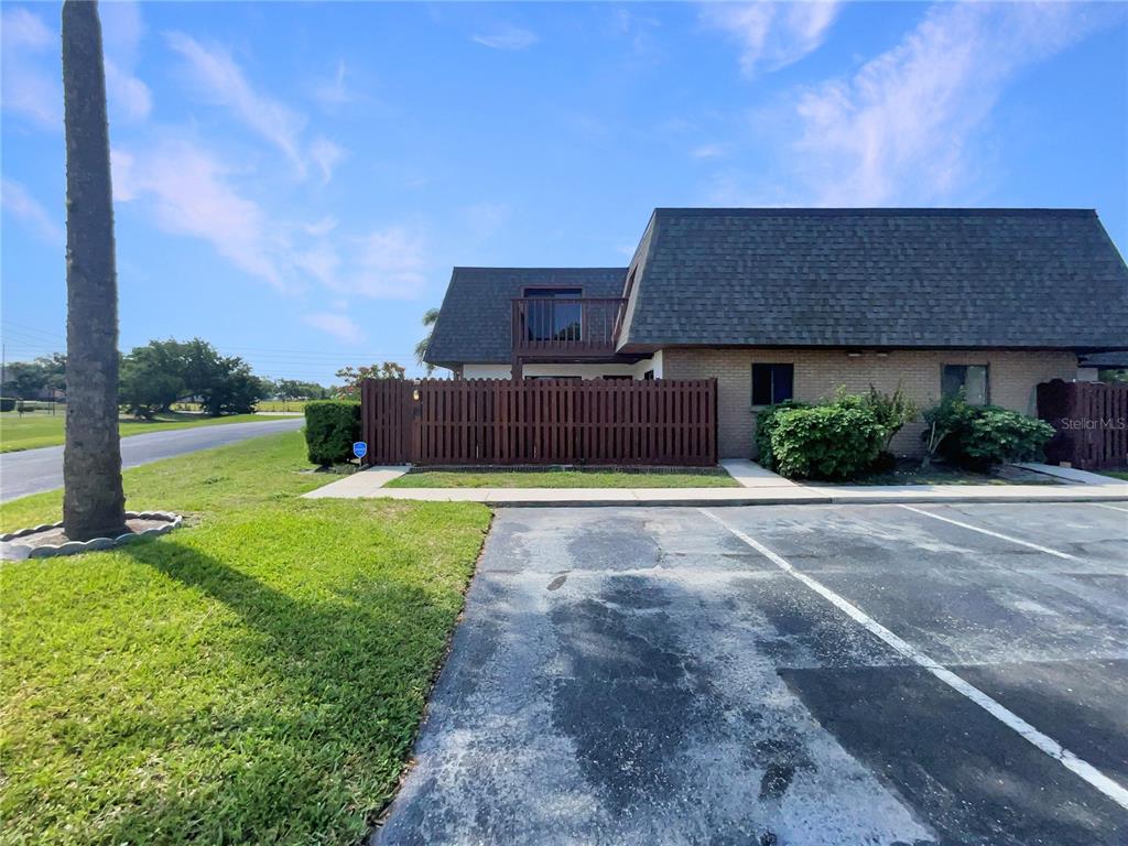 1912 CATTLEYA DRIVE