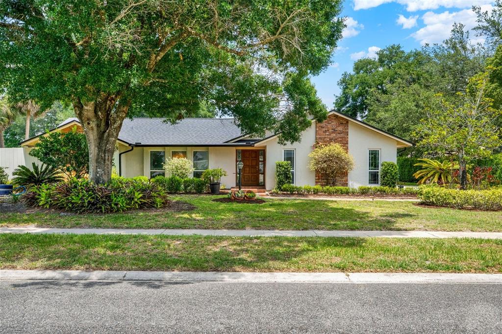 1390 YELLOW PINE COURT