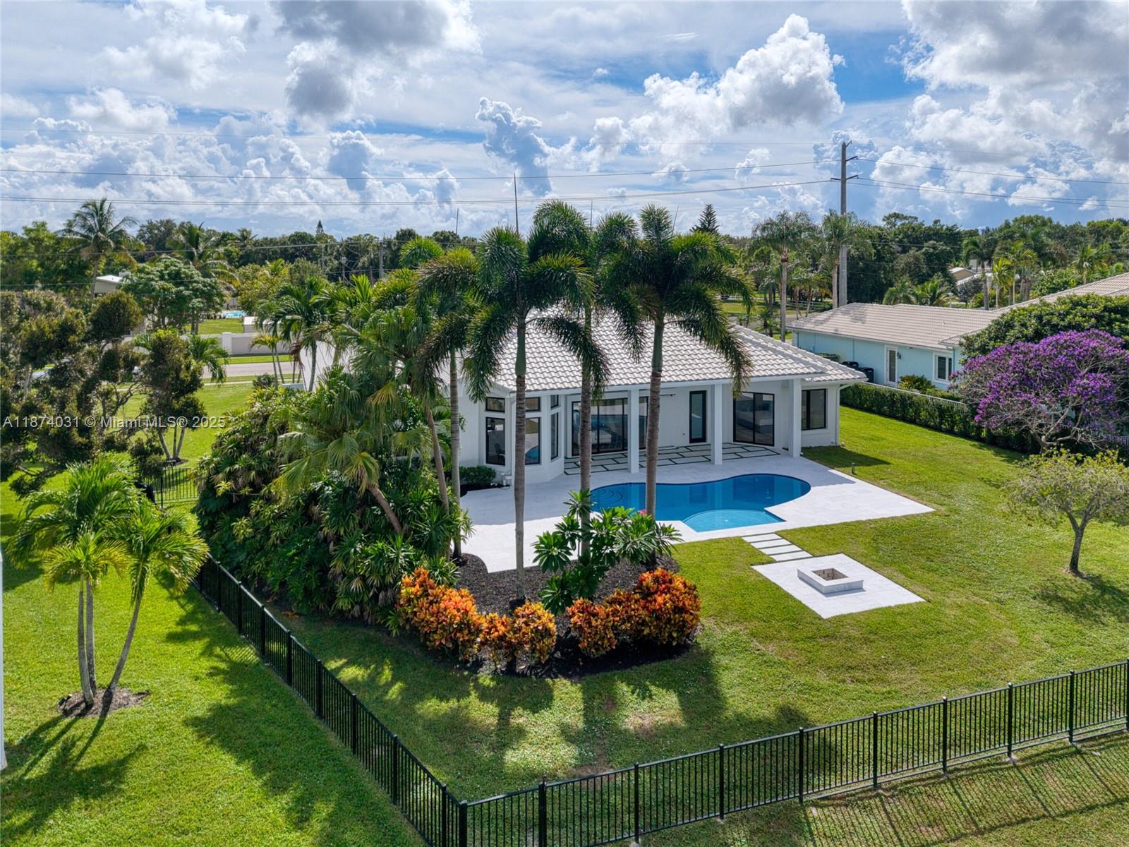18573 Lakeside Gardens Dr, Jupiter FL 33458