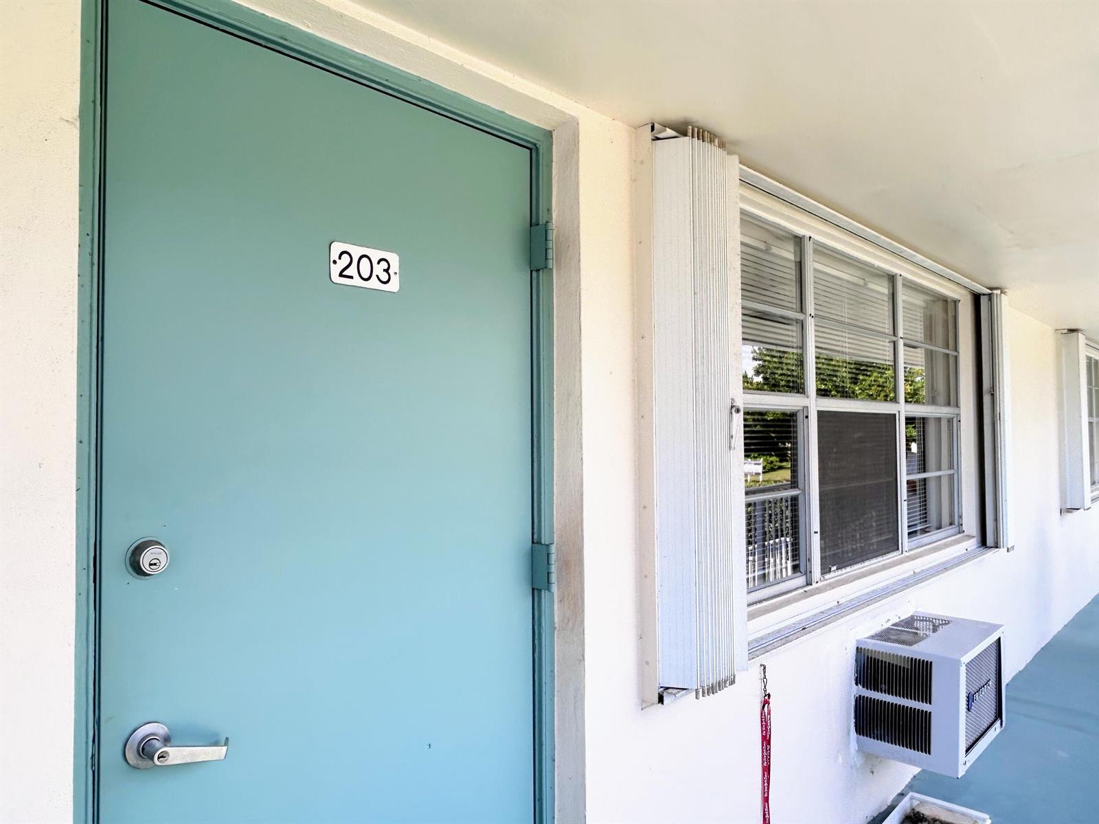 340 Horizons W # 203, Boynton Beach FL 33435