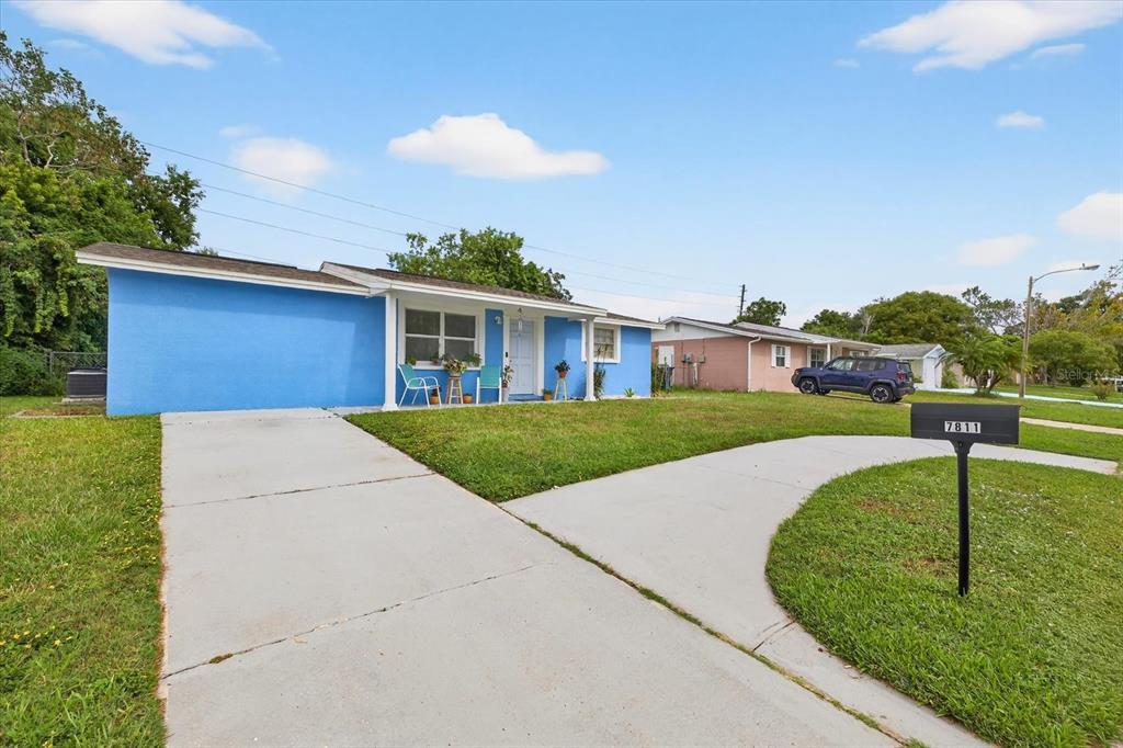 7811 FOX HOLLOW DRIVE