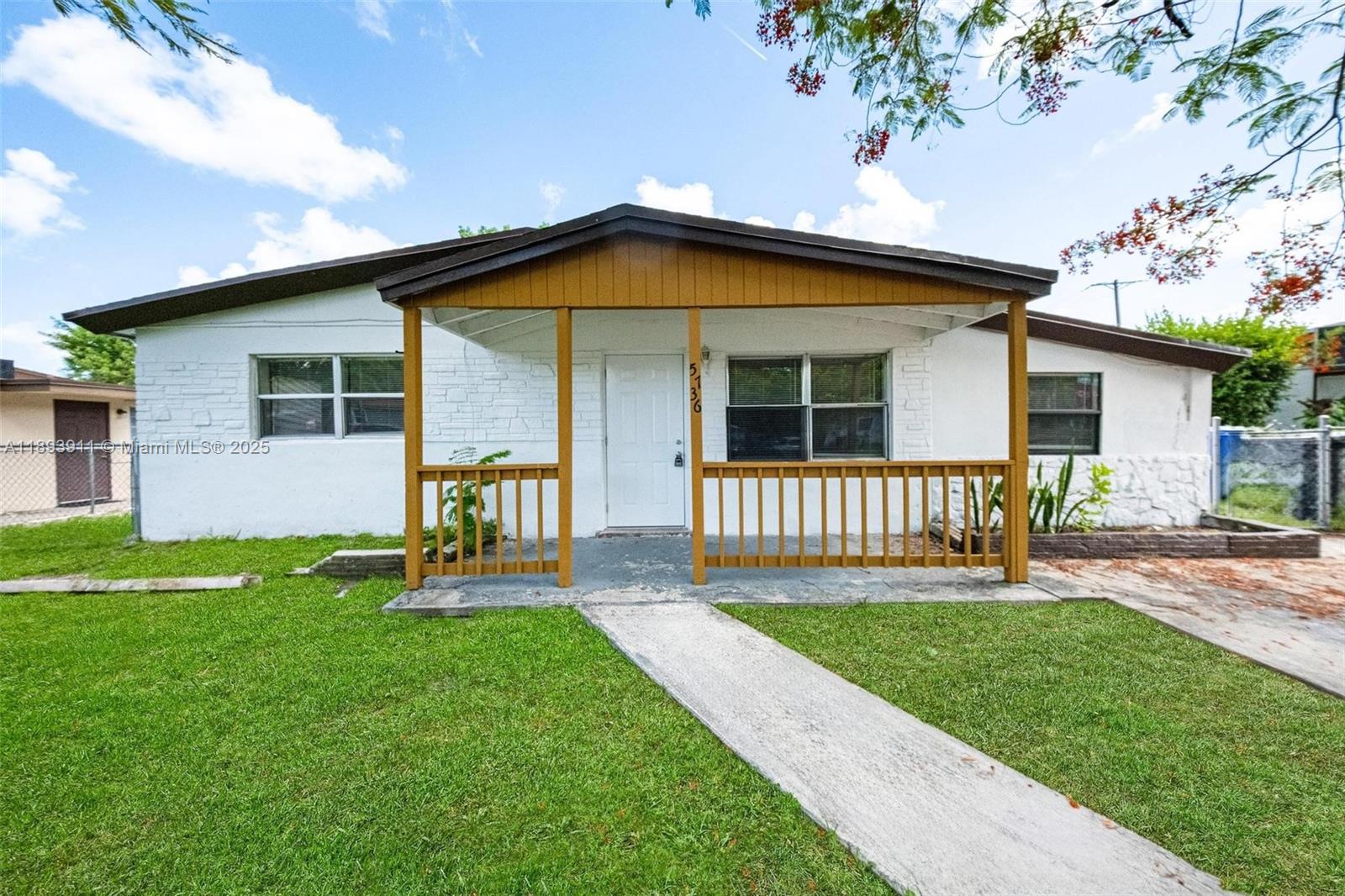 5736 Simms St, Hollywood FL 33021
