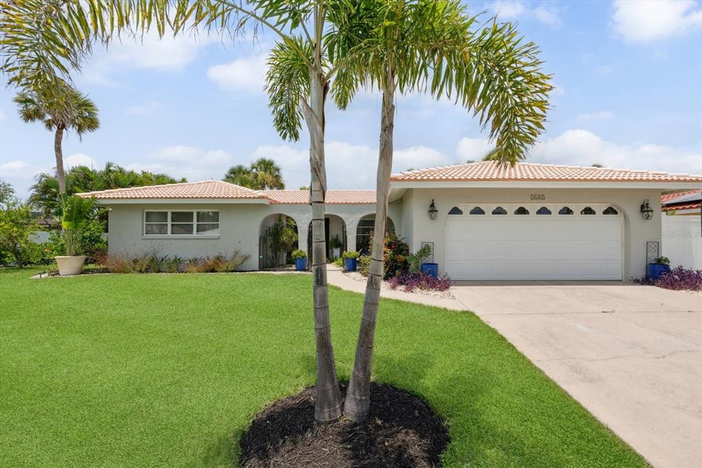 2405 CARDWELL WAY