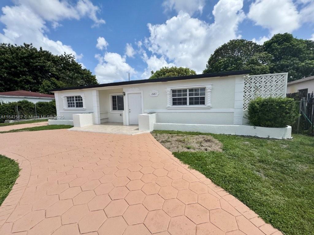 1561 NW 132nd St, Miami FL 33167