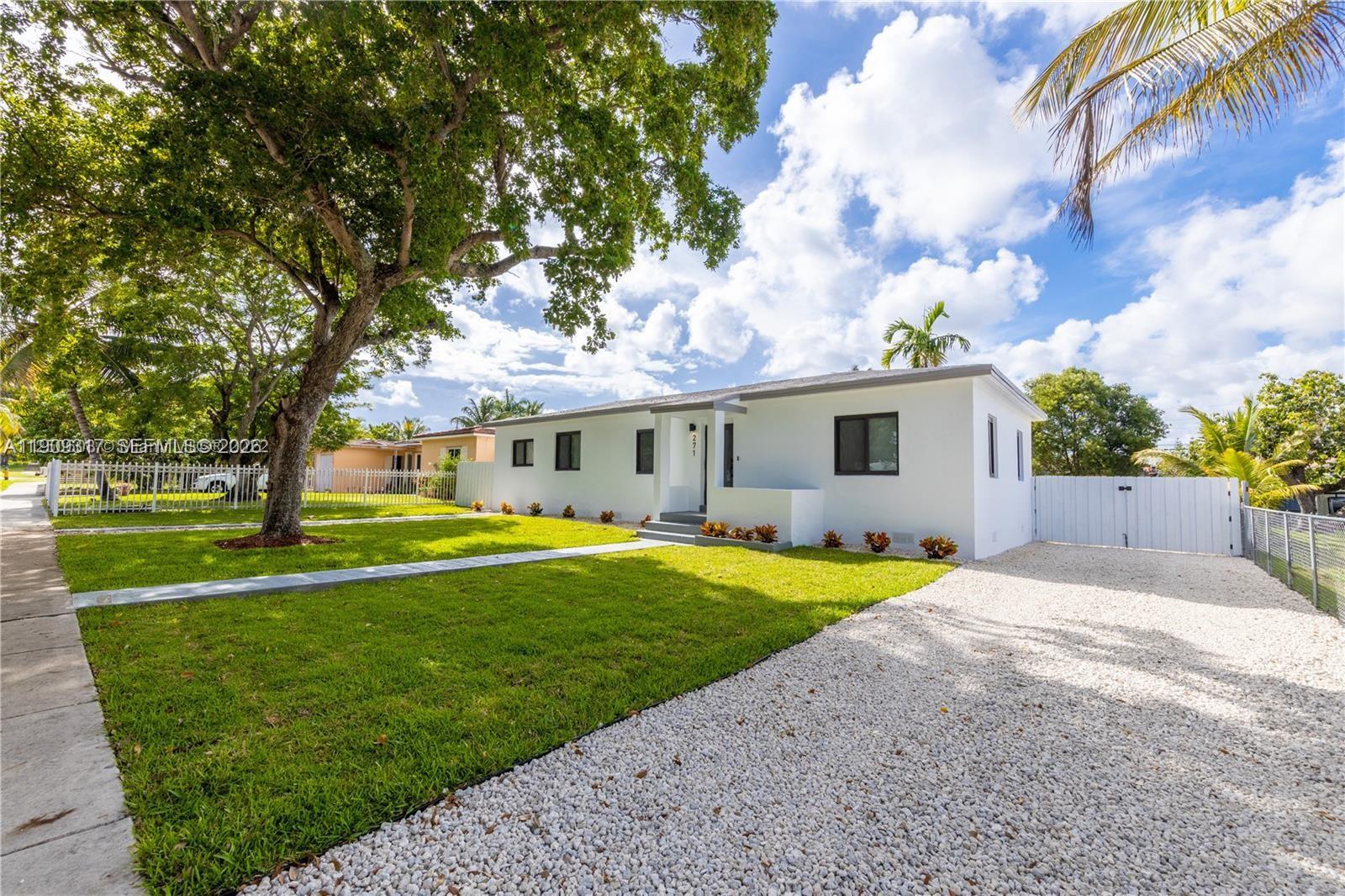 271 NW 143rd St, Miami FL 33168