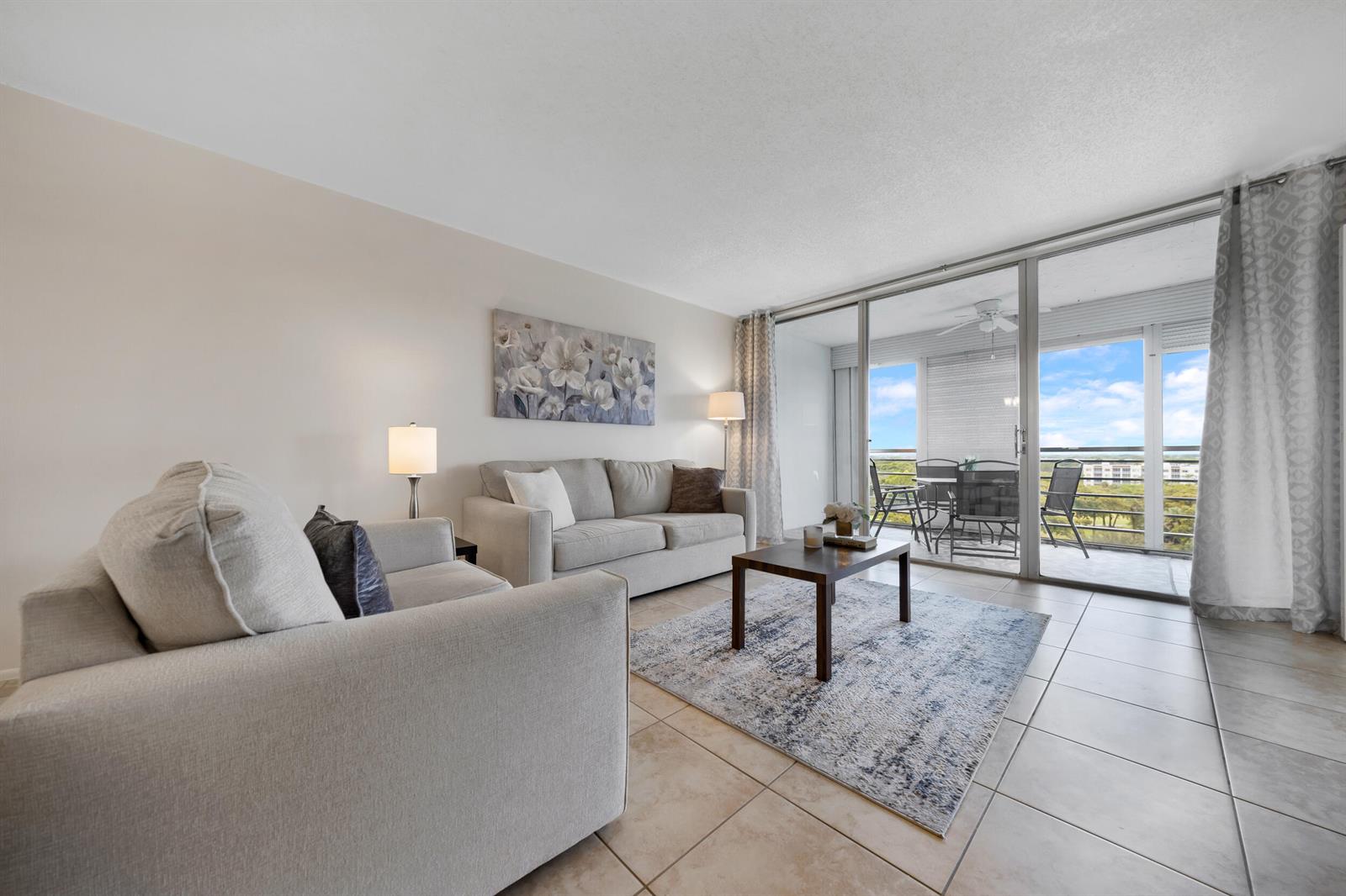 575 Oaks Lane # 1009, Pompano Beach FL 33069