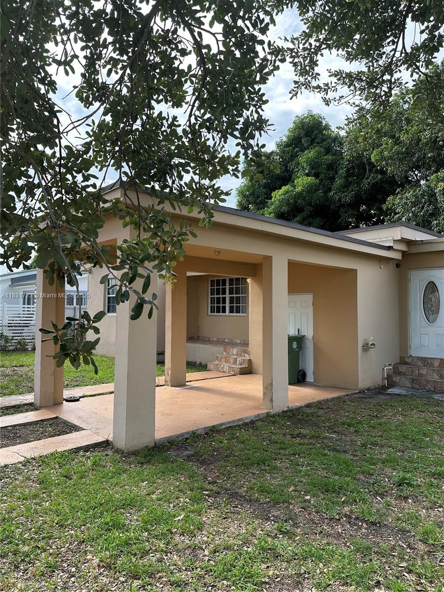658 SE 8th Pl, Hialeah FL 33010