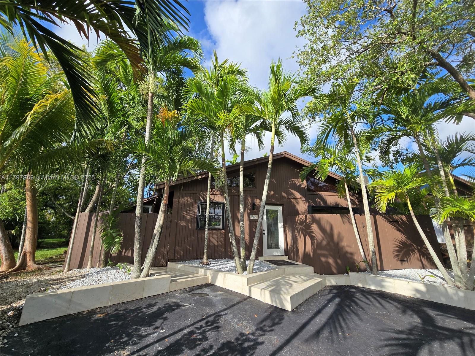 11320 SW 112th Cir Ln E, Miami FL 33176