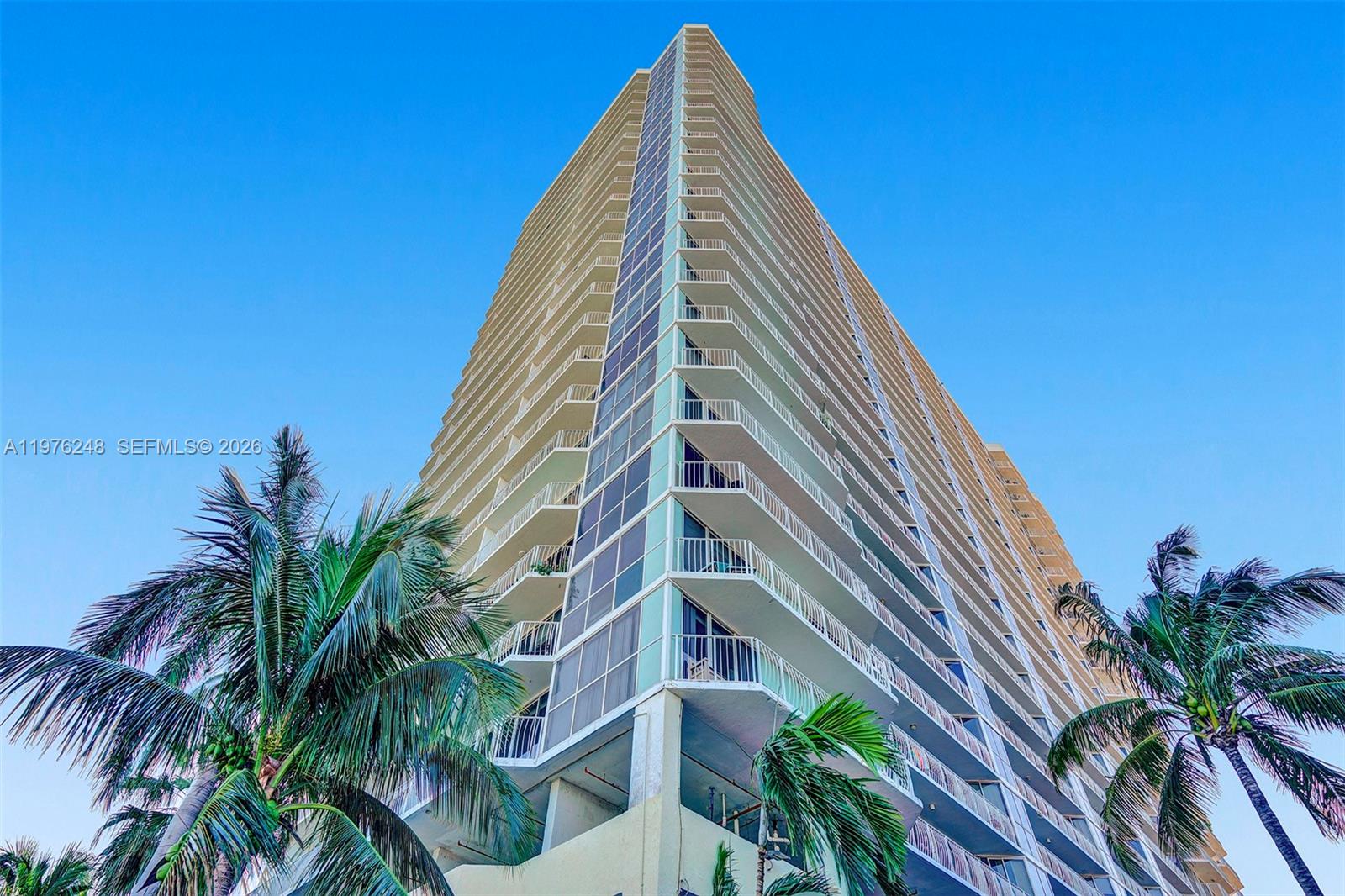 7601 E Treasure Dr # 2205, North Bay Village FL 33141