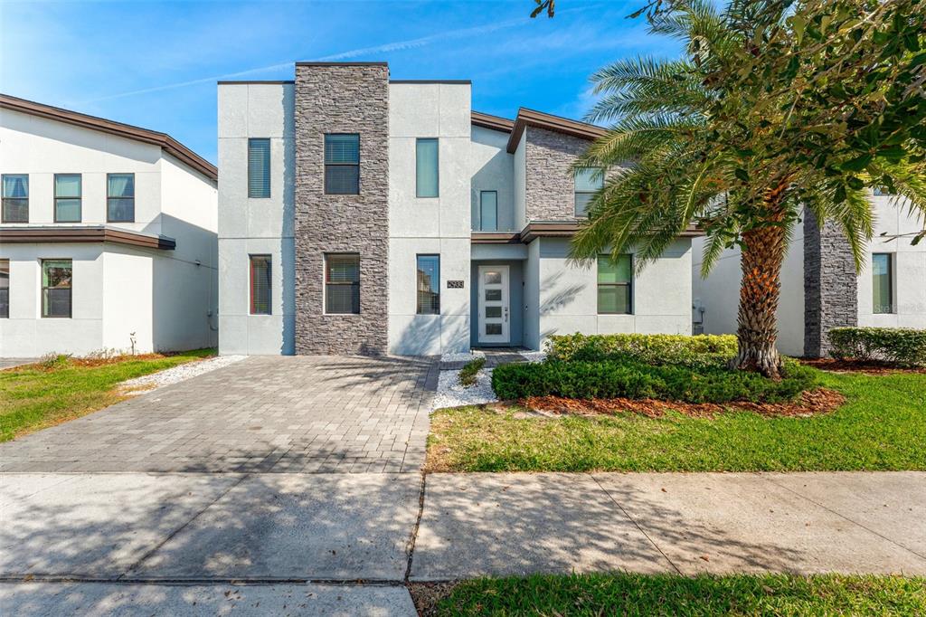 2933 FABLE STREET