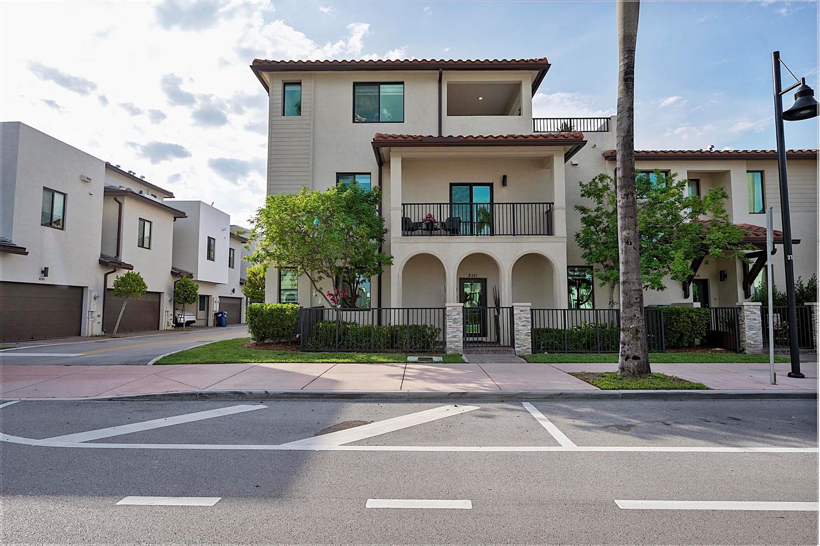 8321 Central Park Boulevard, Doral FL 33166