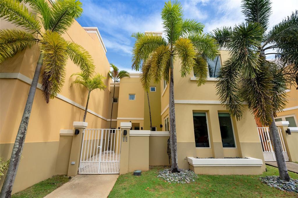 90 CANDELERO DRIVE UNIT 78
