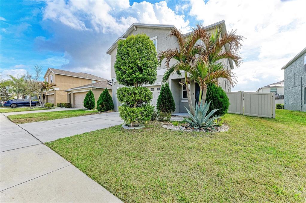 17112 YELLOW PINE STREET, WIMAUMA, FL — photo 4 of 30