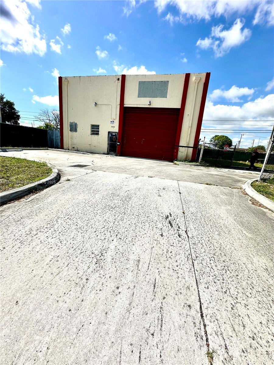 5500 5532 Pembroke Rd, West Park FL 33021