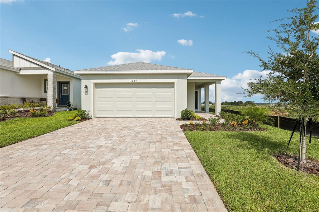 1940 DIAMOND HEAD CIRCLE