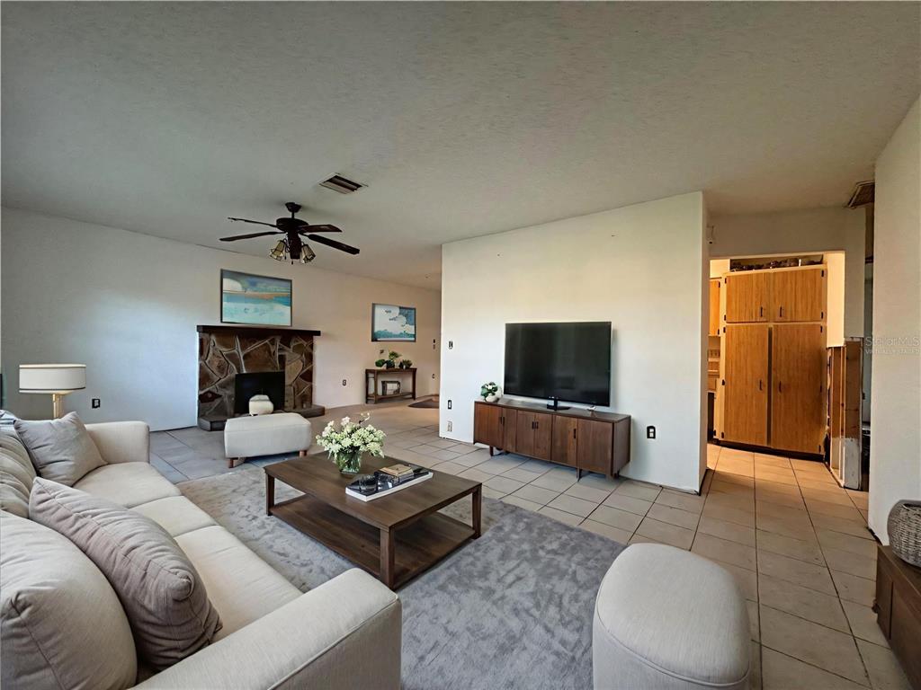 601 DOLPHIN ROAD, VENICE, FL — photo 2 of 15
